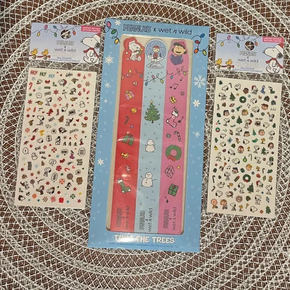 Wet n Wild Peanuts Snoopy Nail Stickers and Nail Files NWT
